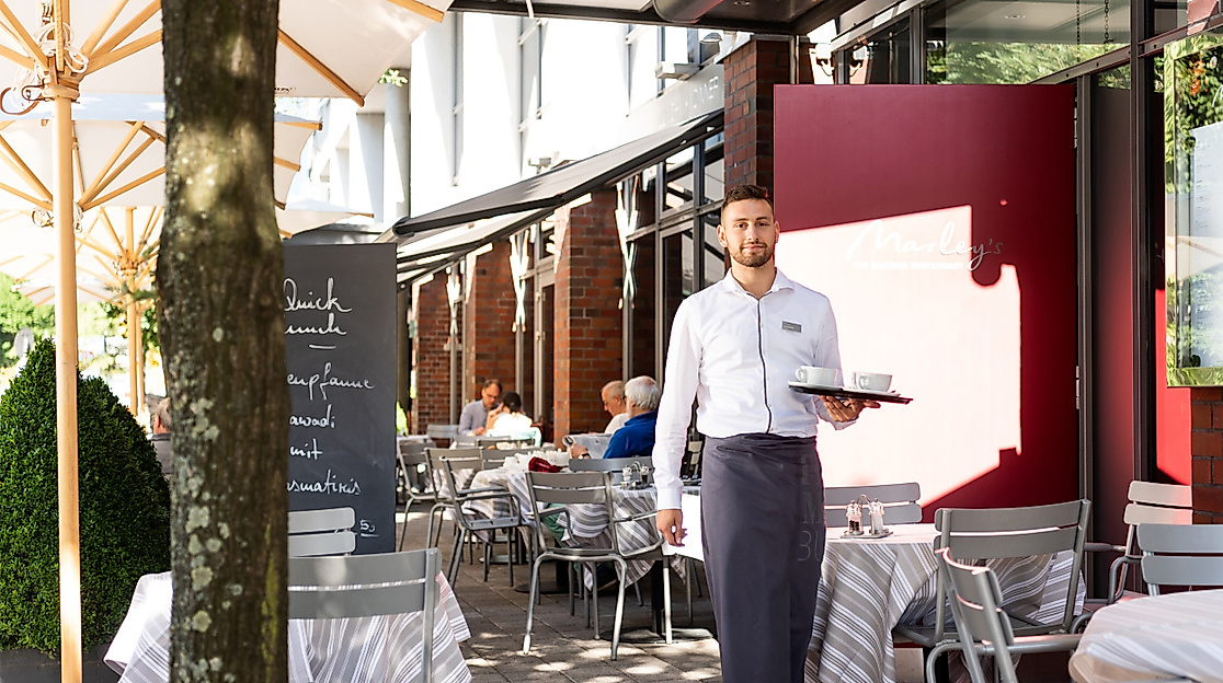 The MADISON Hotel Hamburg: Terrace