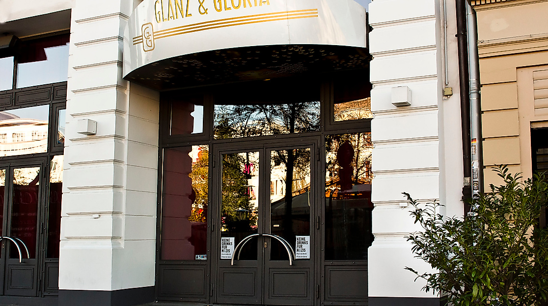 glanzgloria_front_c-2018_tschreiber