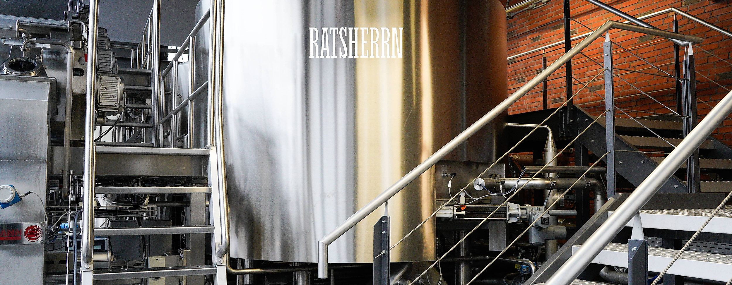 Ratsherrn Brauerei_Sudhaus_Kessel_neues_Logo_weiss-1