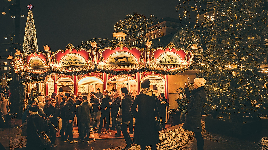 weihnachtsmarkt-rathausmarkt_holy-hamburg-crazy-christmas_c-2018-geheimtipp-hamburg-3