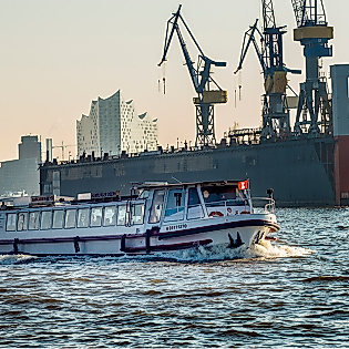 Harbour tour XXL Barkassen Meyer