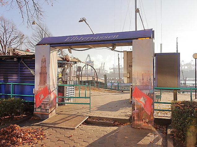 cafe-elbterrassen_c-2018-hamburg-tourismus-gmbh-johanna-nickel_02