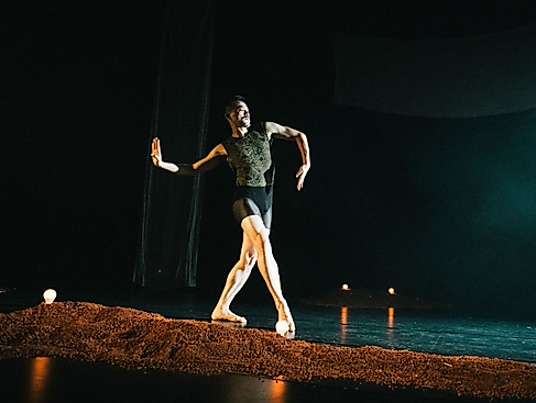 Chen Wu kang Picket Klunchum Choreographing Story Rama House c Candy Weltz