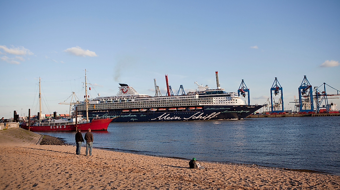 tui-cruises_elbe_c-joerg-modrow-1