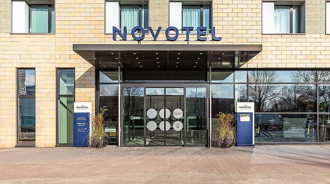Hotel Novotel Hamburg City Alster: Exterior view