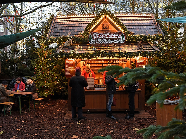 weihnachtsmarkt-gerhart-hauptmann-platz_c-sebastian-hartz