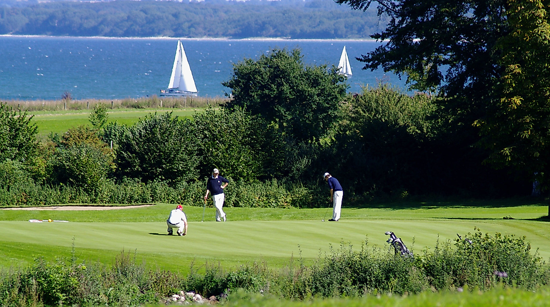 Golfer near teh Sea