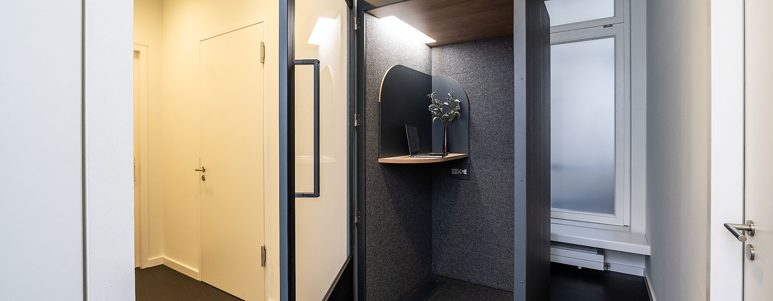 poi-2500x974-PhoneBooth_Satellite_Office