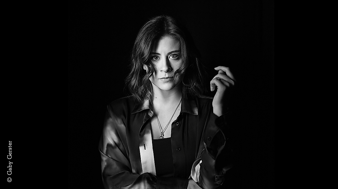 Emily Rudolf web 1920x1080px