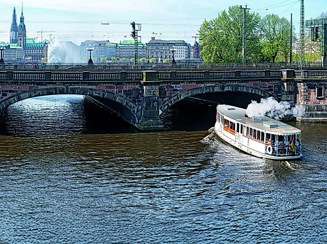 Alster canal tour