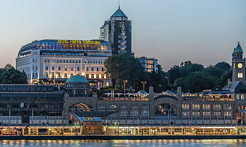 Hotel Hafen Hamburg: Exterior view